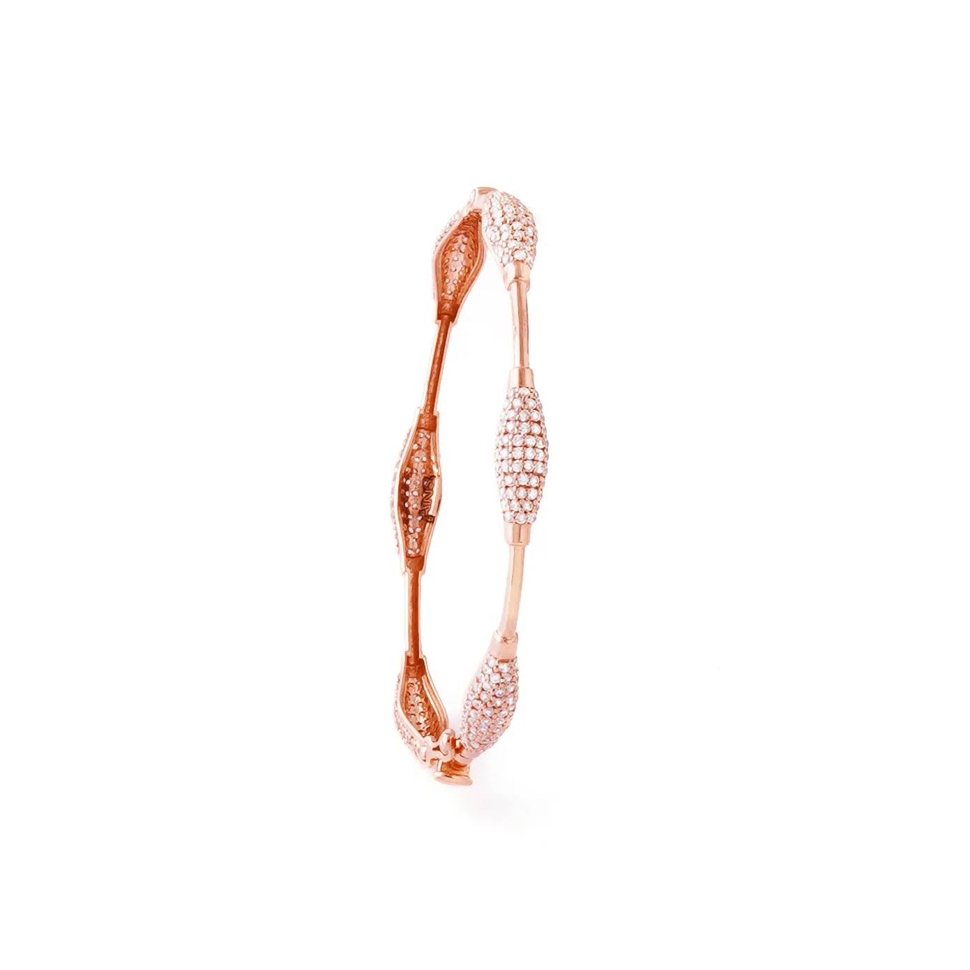 Showli - A trendy freak.